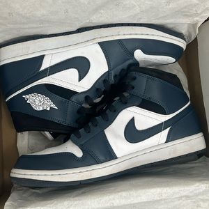 NIKE AIR JORDAN 1 MID - ARMORY NAVY - 11